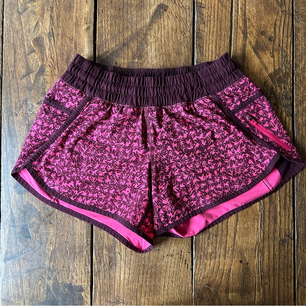 Lululemon athletica Tracker III Short with Liner size 6